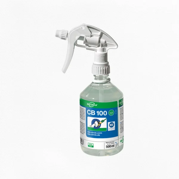 BIO-CIRCLE CB 100 Kraftreiniger in einer transparenten 500-ml-Sprühflasche mit weißem Sprühkopf, klarer Reinigungsflüssigkeit und blau-grünem Produktetikett