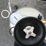 Luftdruckkontrolle oben_Edelstahlschaumsprüher V2A_G84001