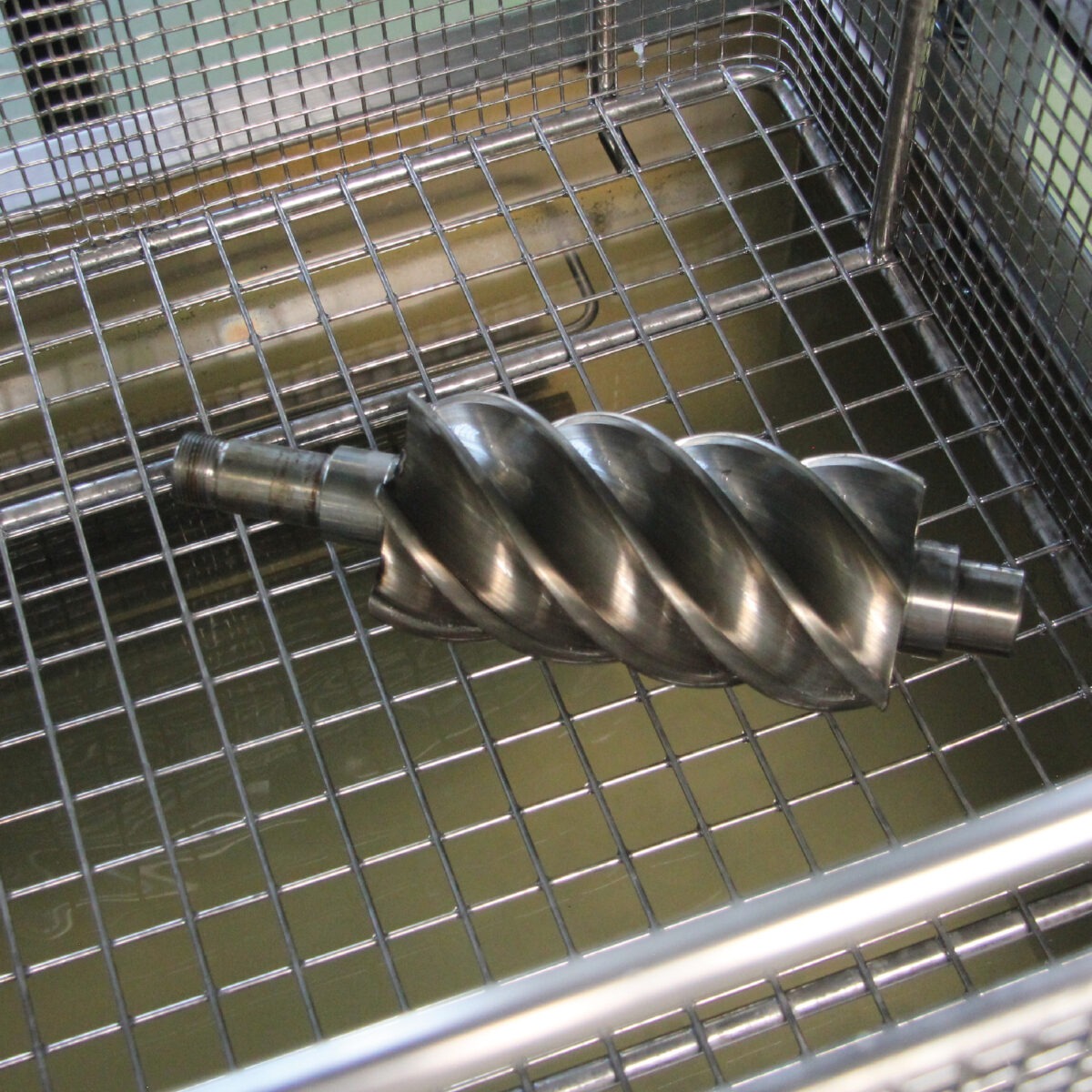 Teilereinigung im Ultraschallgerät_FOR CLEAN F_A02013