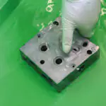 Teilereinigung in Cleanbox_Korrosionsschutz 200_A00153