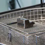 Teilereinigung in HTW_Master-Mould 100_A020910