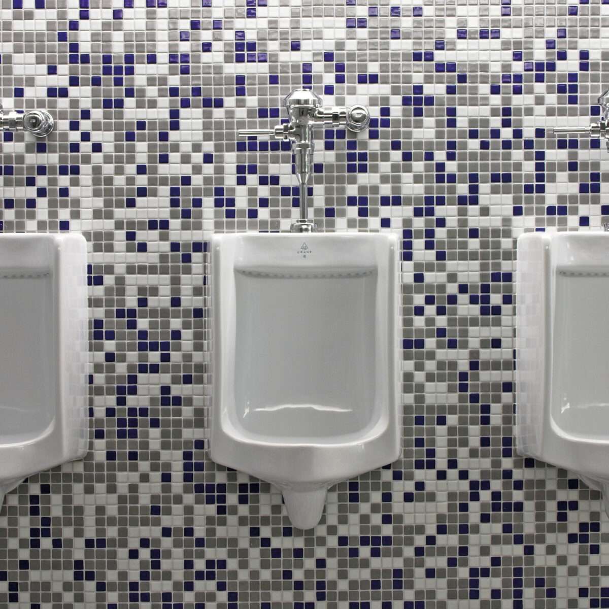 Urinal_Urin-Attacke_A50039
