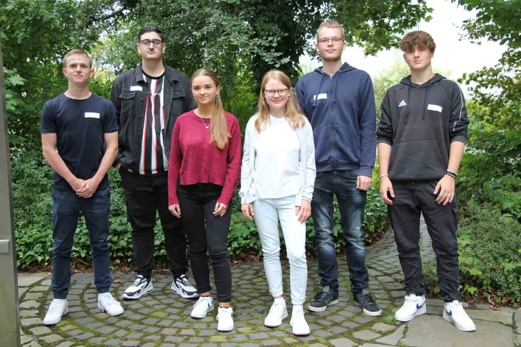 6 neue Auszubildende Die Zukunft von morgen - 6 neue Auszubildende