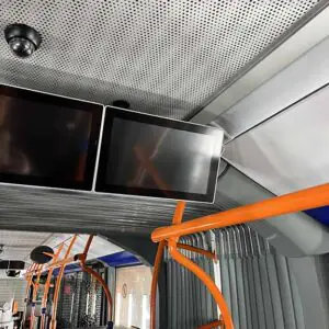 Bildschirme im Öffentlichen Verkehr Bildschirme im Öffentlichen Verkehr