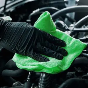 Manuelle Oberflächenreinigung Manuelle Oberflächenreinigung