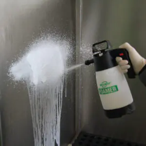 Schaumsprüher_Sprühen_H10003