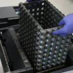 Bauteil entnehmen mit Resin 3D-Cleaner