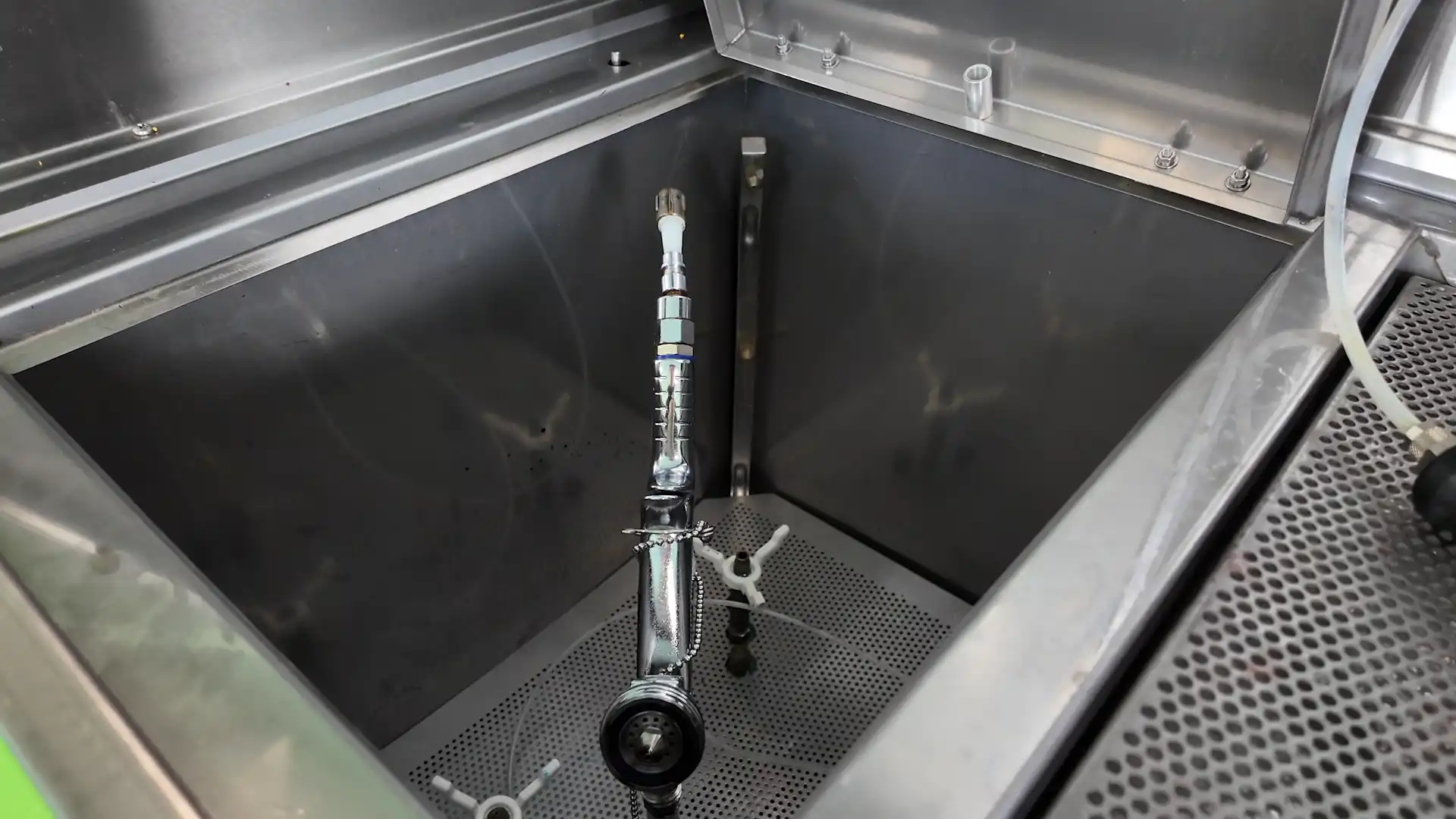 Becken im PROLAQ Auto